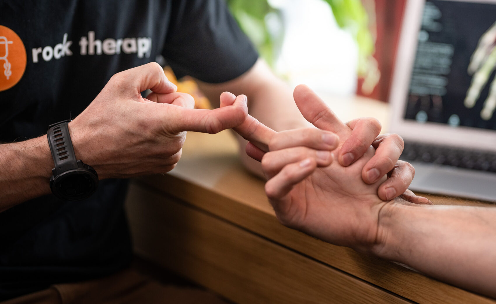 Therapy for finger pain